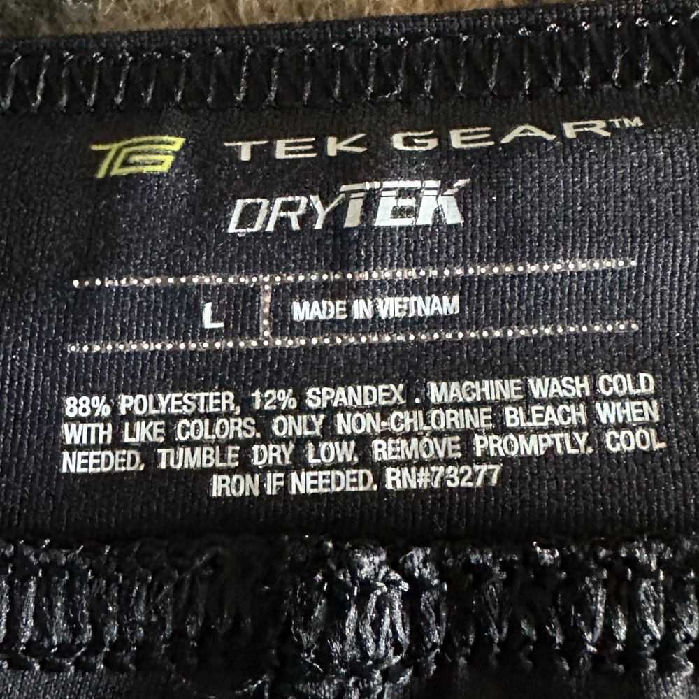 TEK Gear Women’s Black DryTek Shorts - Picture 8 of 8